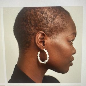 Mejuri Bold Pearl Hoop Earrings